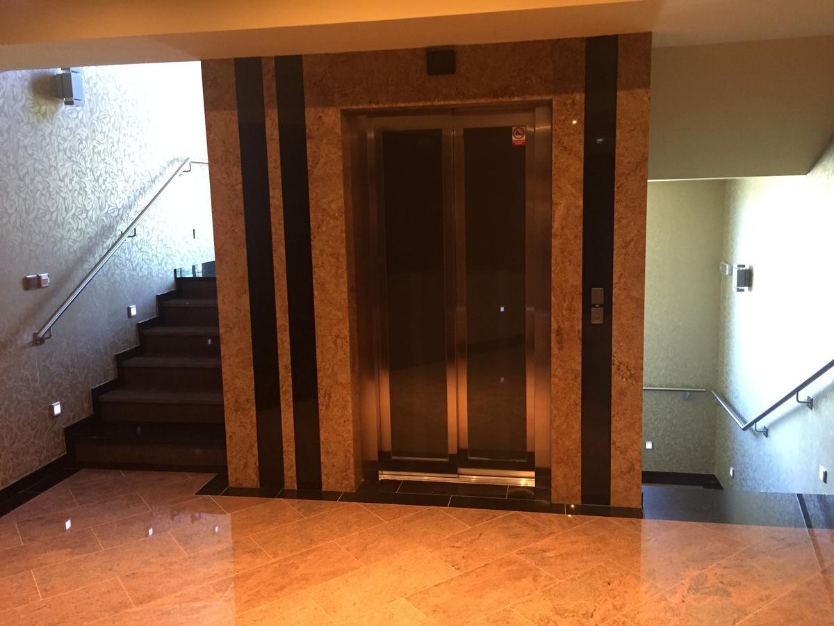 Casino & Hotel Admiral סטראז'ני מראה חיצוני תמונה