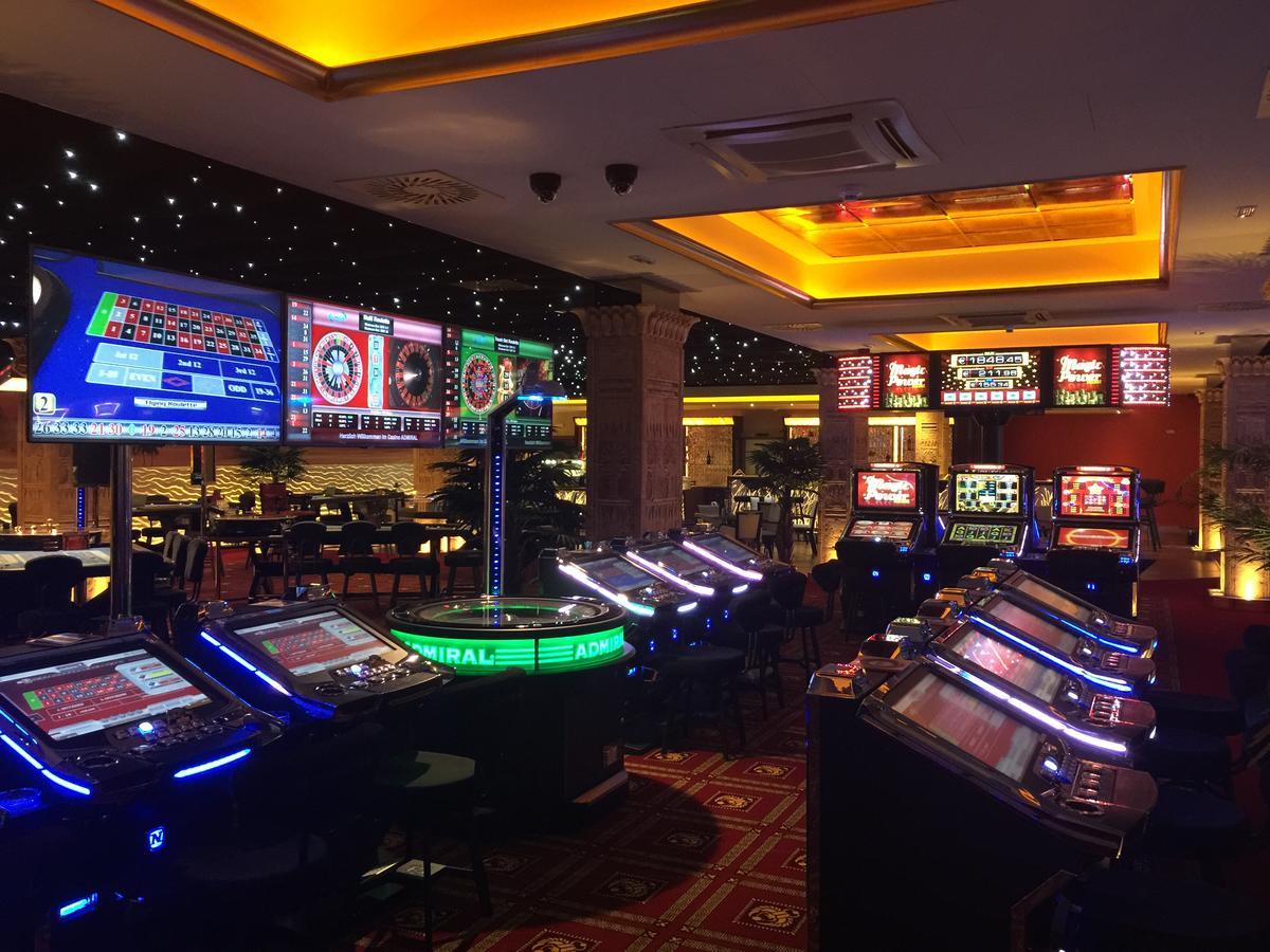 Casino & Hotel Admiral סטראז'ני מראה חיצוני תמונה